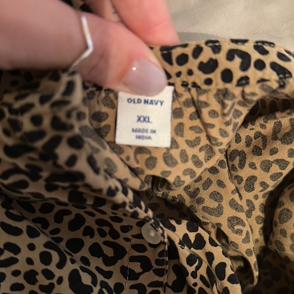 Leopard Button Up Top - Picture 4 of 4